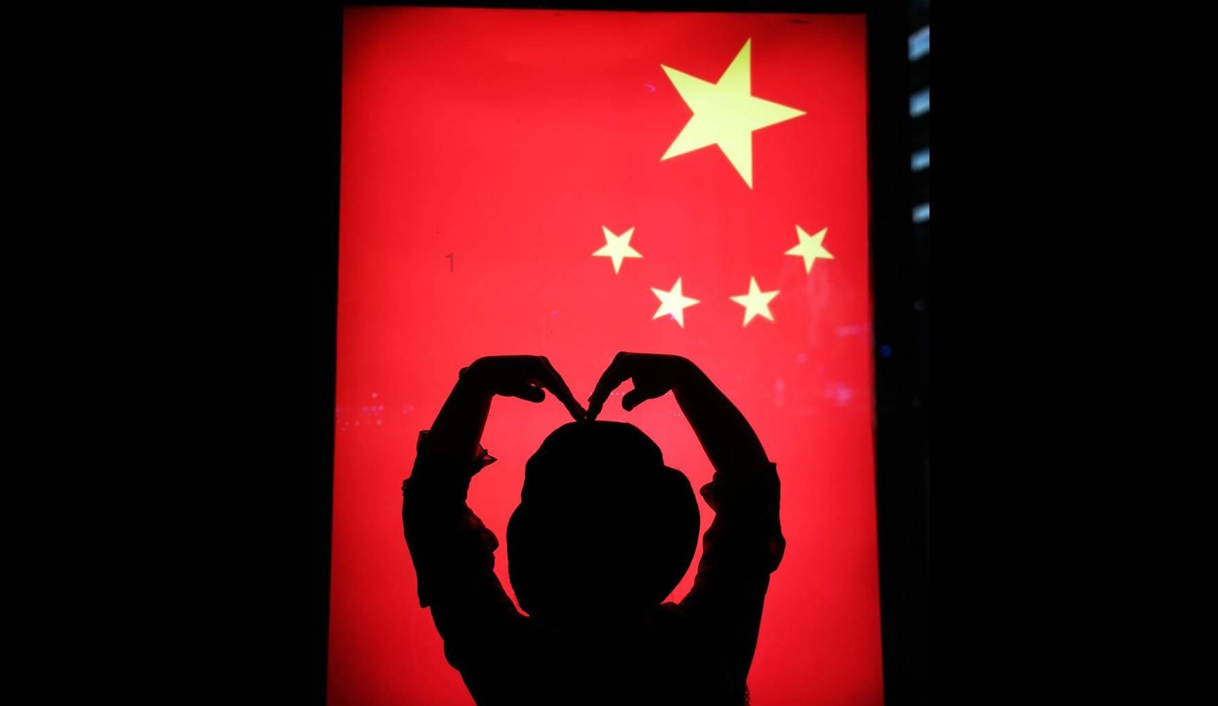 女生一个人报团旅行需要注意什么游戏画面